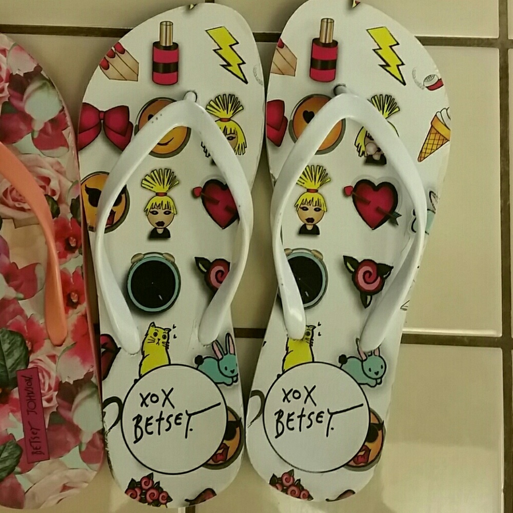 KittyKat 2 pairs of Betsey Johnson flip flops